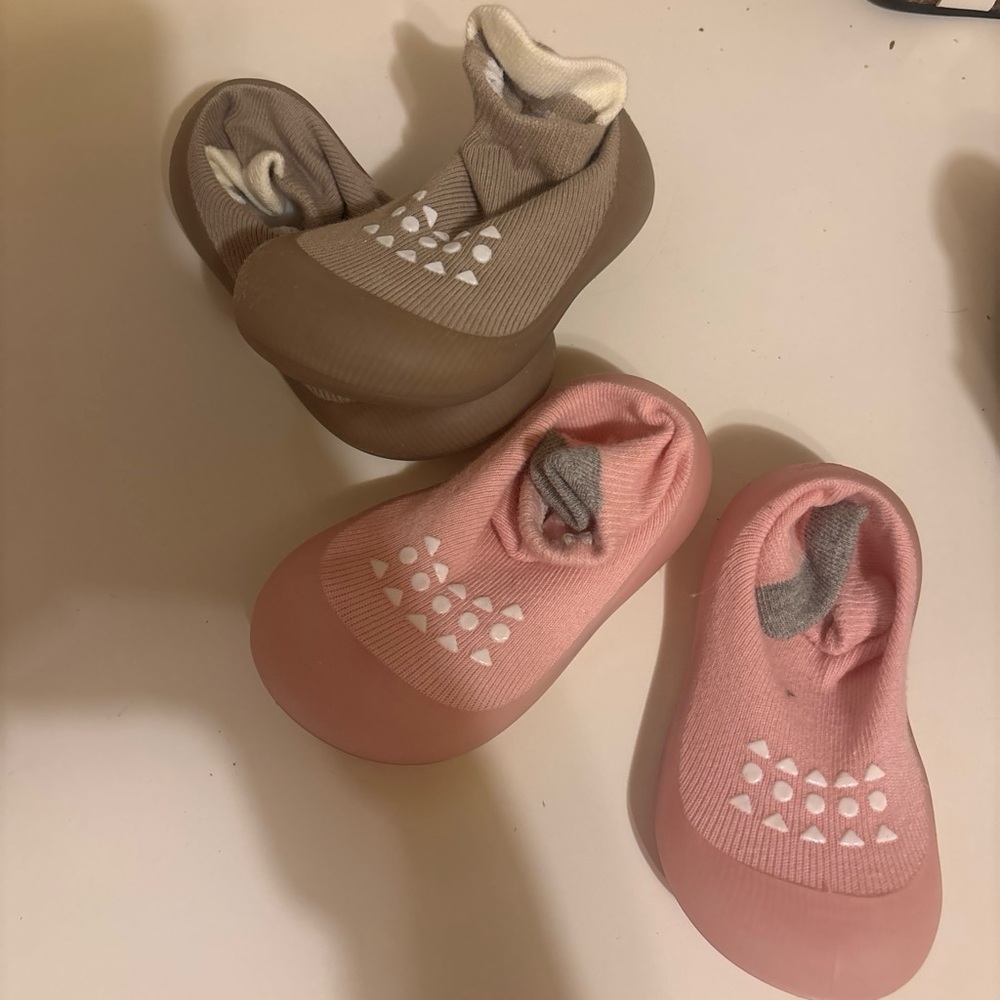 Kids Non-Slip Sock Shoes - Pink and Taupe